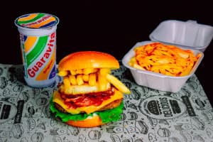 1 Mr. Imperial + Fritas P Cheddar + Bebida